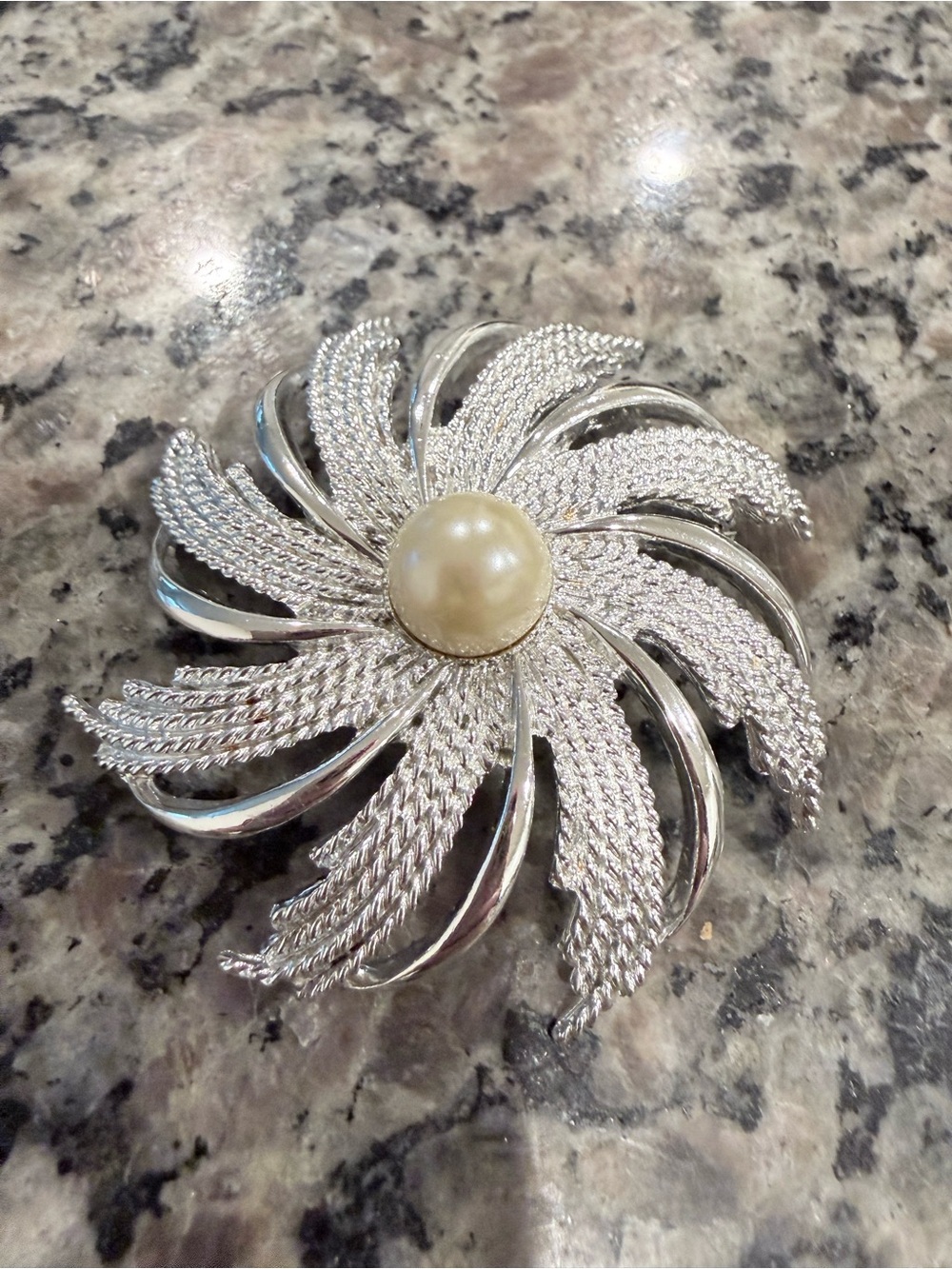 Sarah Coventry Elegant Silver-Tone Floral Brooch with Faux Pearl Center